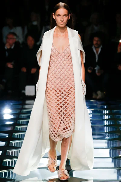 Look 30